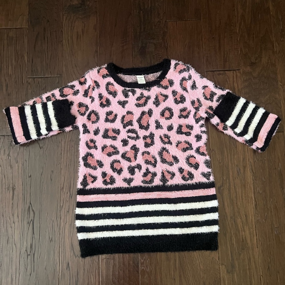 Arizona Jean Company Pink Leopard Kids Sweater